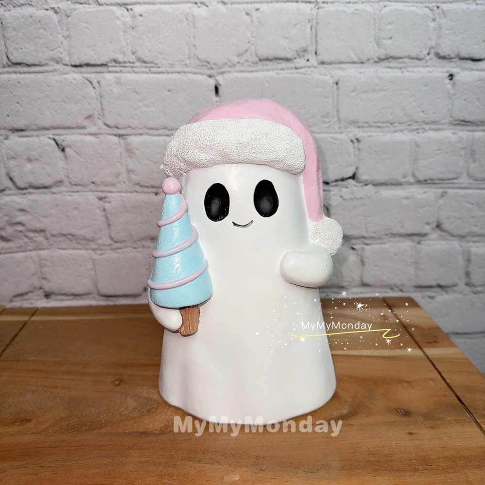Christmas Ghost with Pink Beanie and Tree